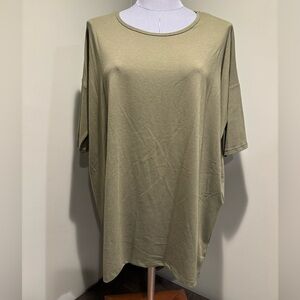 LULAROE Ladies Army Green Top.  Size Medium